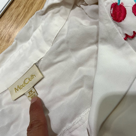 ModCloth Retro 1950s Red Cherry Embroidered Collar Button Down Shirt Blouse - Picture 10 of 10
